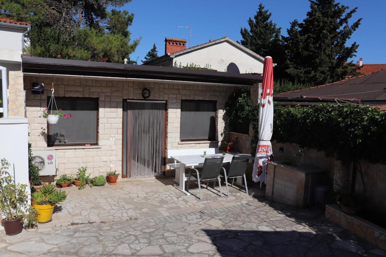 An Amazing Studio Apartment Premantura Exterior photo